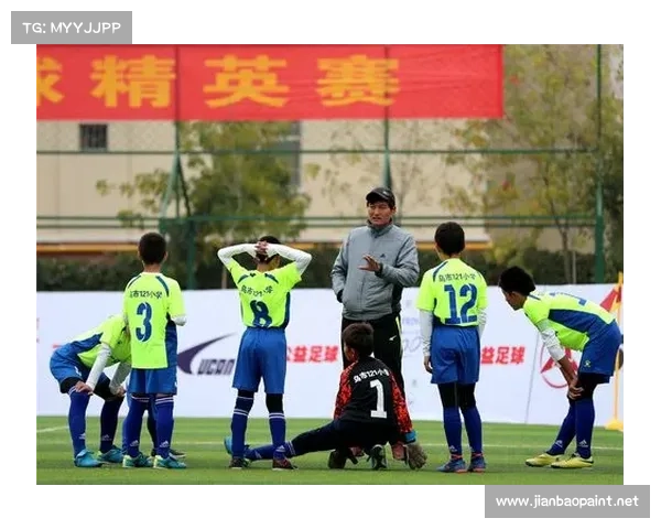 足球赛事突发延期主办方吁请关注后续安排